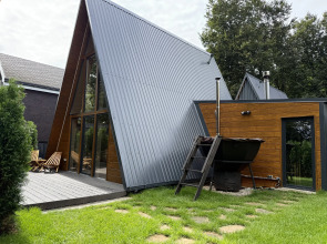 Частный дом Уютный А-фрейм Поле с баней и чаном