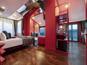 Отель Lucky Monkey