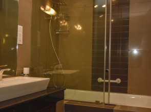 Отель Refresh Blue