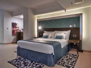 Отель AX The Palace