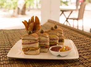 Отель Nilaveli Beach