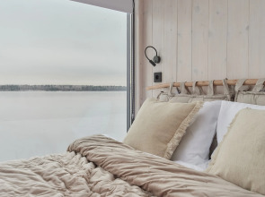 Гостевой дом Дом у озера 4Стихии