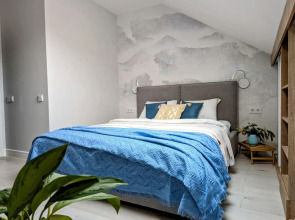 Квартира двухуровневая с видовым балконом в центре Красной Поляны