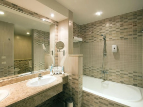 Курортный Отель Swiss Inn Pyramids Golf Resort