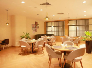 Отель Hilton Garden Inn Termez Airitom