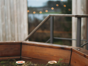 Частный дом с баней и чаном у воды и леса