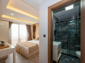 Luxury Airport Hotel by Zazzoni