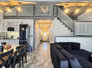 Частный дом коттедж у пристани в центре города