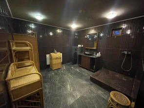 Дом для отдыха с баней и бассейном WoodRay