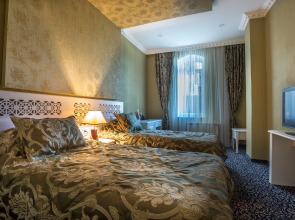 Отель Premier Old Gates