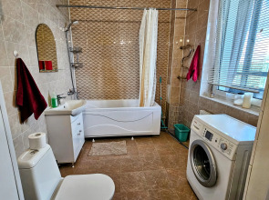 Квартира Большая евротрешка 80кв с двумя санузлами и огромной лоджией