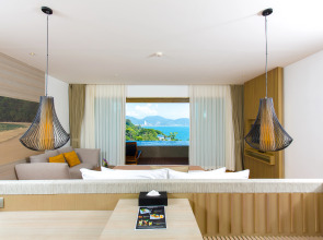 Отель Wyndham Grand Phuket Kalim Bay