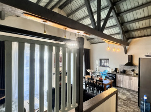 Частный дом коттедж у пристани в центре города