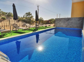 Отель Кронос