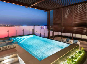 Отель Grand Millennium Muscat