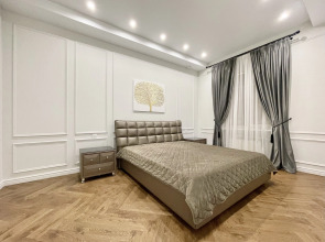 Апартаменты 4-комнатные HomeApart Свердлова, 26