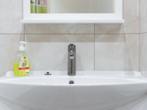 1b  Krasnogrskij 46 Apartments