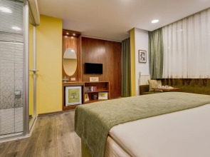 Hotel Sometimes Taksim