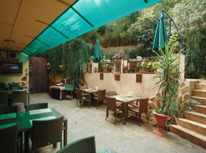 Отель Ламбат