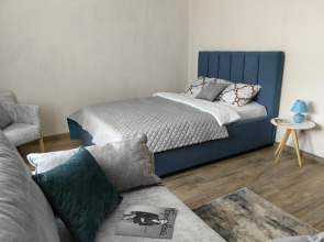 Апартаменты Стоп. Снято! с лоджией-кабинетом