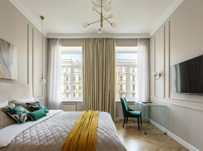 Апартаменты Bird Nest 80 кв.м с Балконом и Видом на Набережную Канала Грибоедова