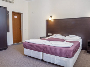 Отель Алмаз