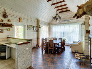 Dom na Lesnoy Opushke Guest House