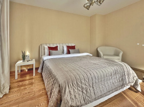 Апартаменты на Аллее Героев в Античном стиле