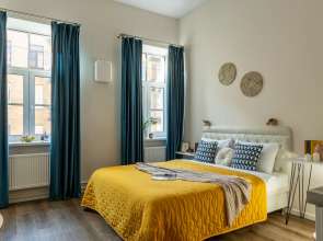 Апартаменты Beige apartment in a historic building in the city center