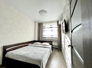 Двухкомнатная квартира сети "PanApartments" с панорамным видом на город