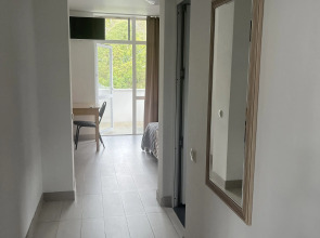 Апартаменты Двухместный Улучшенный с Балконом и Ванной Комнатой