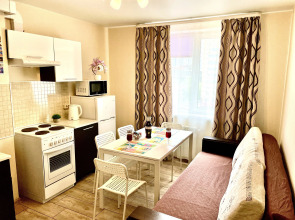 Уютные Апартаменты в доме у Космопорта (ул. Дыбенко 27а)