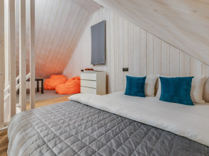 Частный дом загородный с баней на дровах