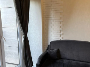 Апартаменты Евро 2-ком с балконом возле моря в центре Адлера Ajax