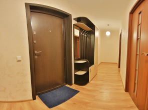 Апартаменты Двухкомнатная Квартира на Космонавте