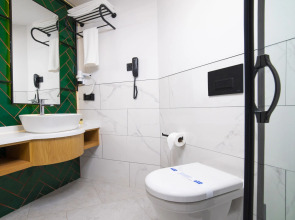 Отель Leaf Port Boutique