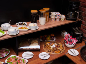 Отель Twelve Inn