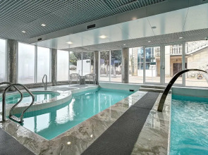 Апартаменты семейные у моря с бассейном