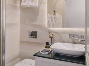 Отель Delita City