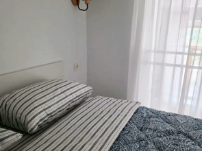 Апартаменты Новые с Высокими Окнами на Пешеходной Улице