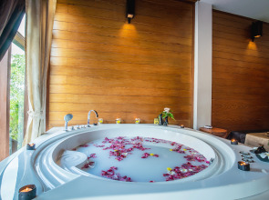 Отель KC Resort & Over Water Villas