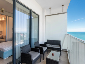 Апартаменты Студия с видом на море в апарт-отеле Актер Гэлакси