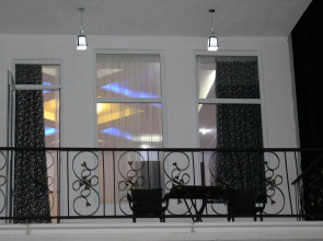 Отель Nine Brothers