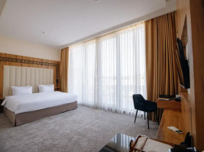 Отель Kohinur Plaza