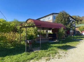 Thach from Travel Hotels Entourage