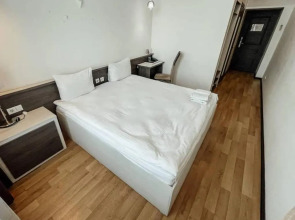 Отель Астра