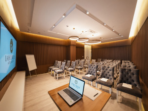 La Boutique Hotel & Suites (Adult Only 16+)