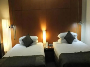 Отель Radisson Blu Dhaka Water Garden