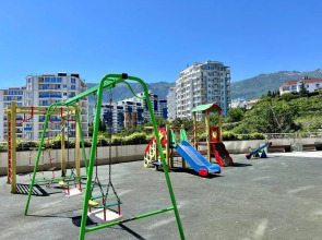 Апартаменты на Ялтинской улице, 12А. ЖК «Шато Лувр»