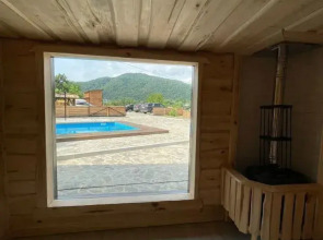 Частный дом с баней бассейном и мангалом на берегу реки